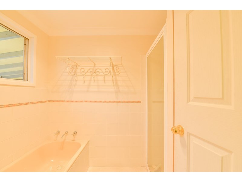 17 Carole Drive, Kootingal NSW 2352