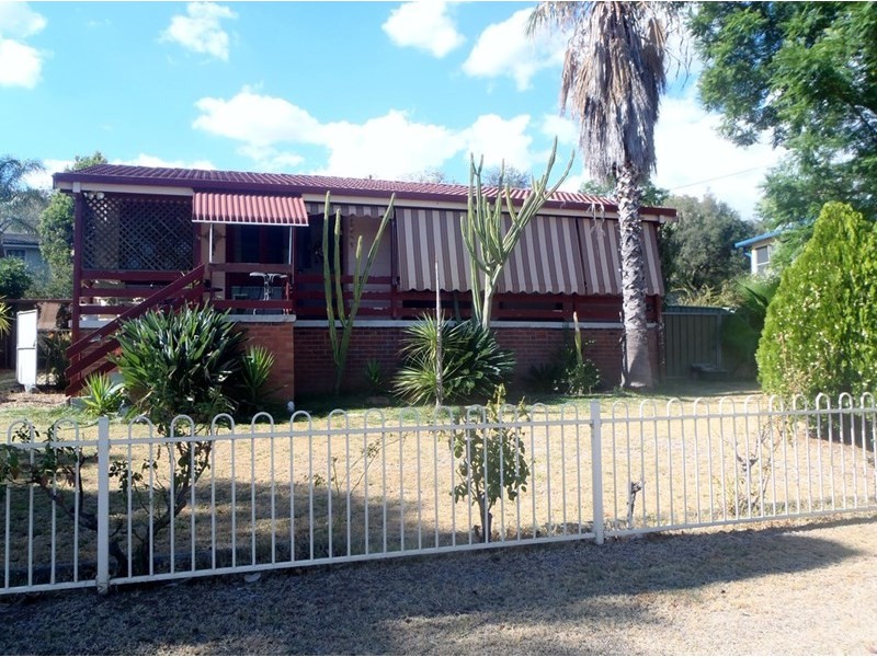 38 Kirkham Crescent, Tamworth NSW 2340