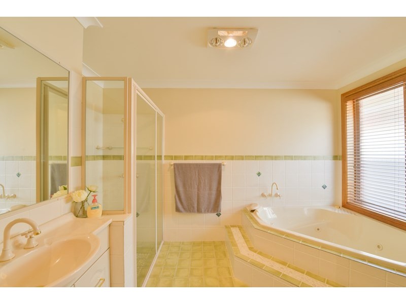 21 Warburton Drive, Westdale NSW 2340