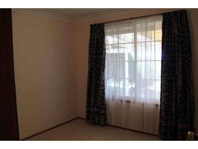 16 Beattie Boulevard, Tamworth NSW 2340