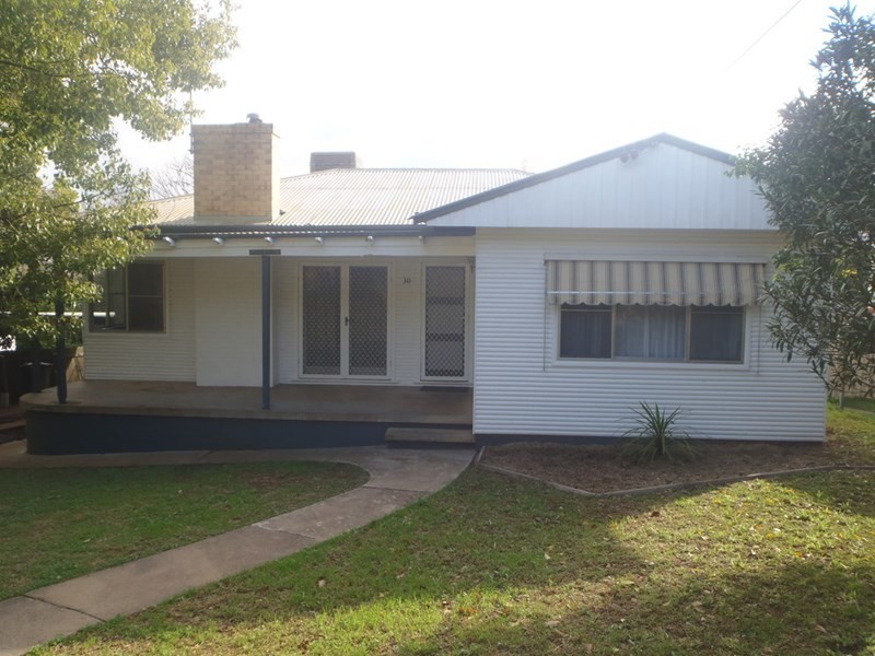 30 Hall Street, Tamworth NSW 2340