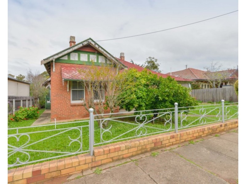107 Carthage Street, Tamworth NSW 2340