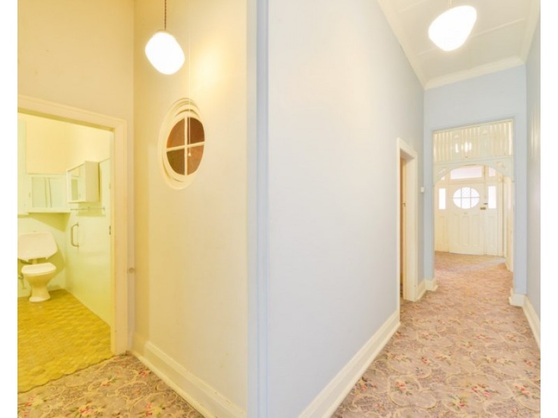 107 Carthage Street, Tamworth NSW 2340