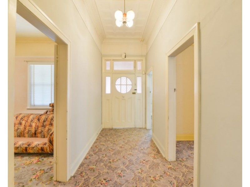 107 Carthage Street, Tamworth NSW 2340