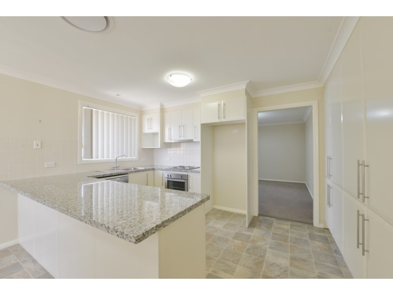 6B Iris Close, Kootingal NSW 2352