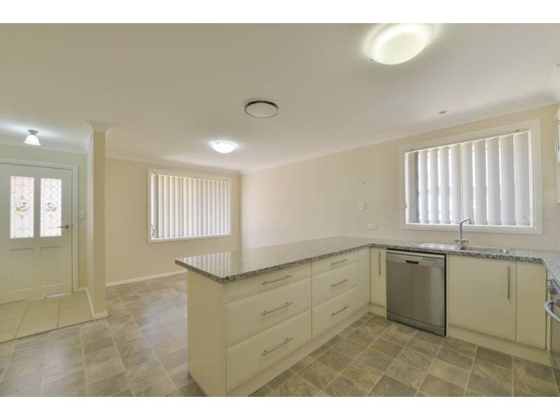 6B Iris Close, Kootingal NSW 2352