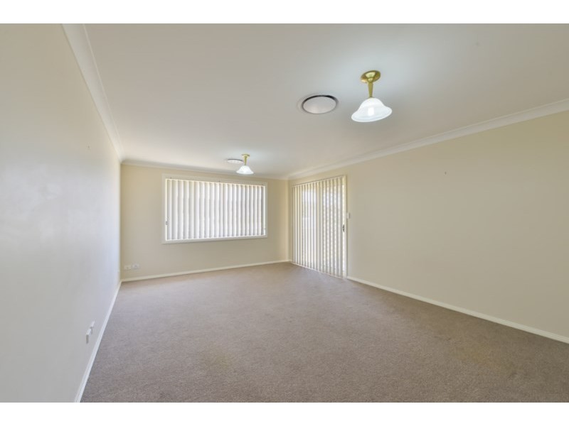 6B Iris Close, Kootingal NSW 2352