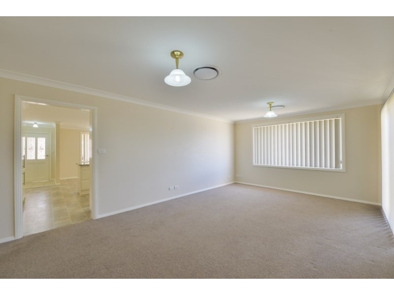 6B Iris Close, Kootingal NSW 2352