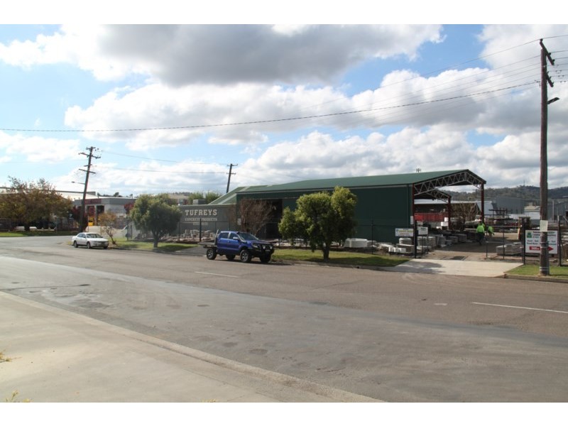 14-16 Lockheed Street, Tamworth NSW 2340
