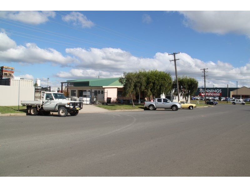 14-16 Lockheed Street, Tamworth NSW 2340