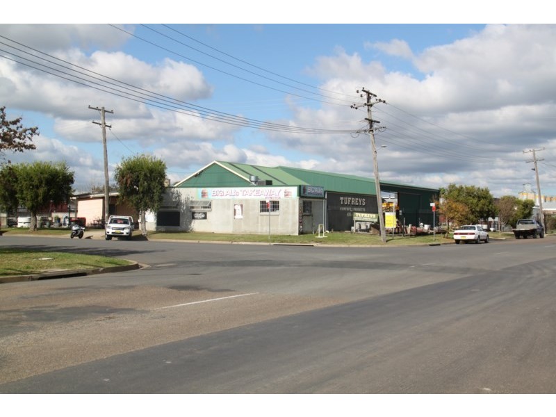 14-16 Lockheed Street, Tamworth NSW 2340