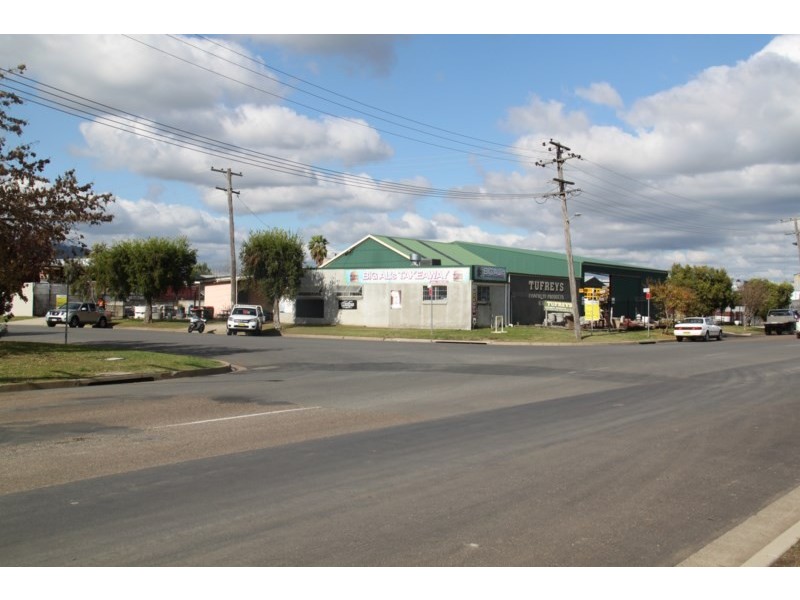 14-16 Lockheed Street, Tamworth NSW 2340