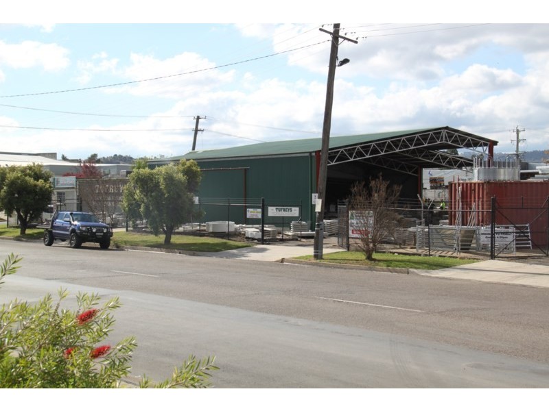 14-16 Lockheed Street, Tamworth NSW 2340