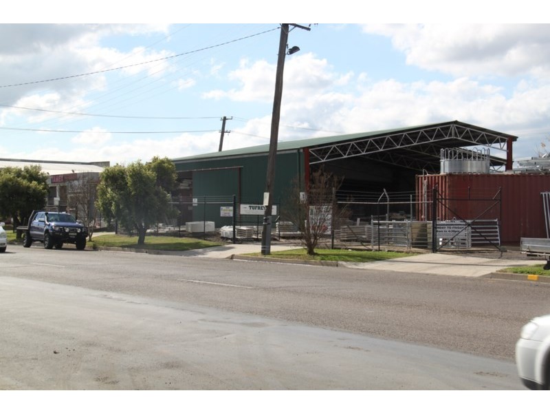 14-16 Lockheed Street, Tamworth NSW 2340