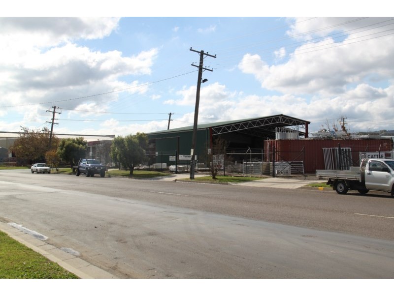 14-16 Lockheed Street, Tamworth NSW 2340
