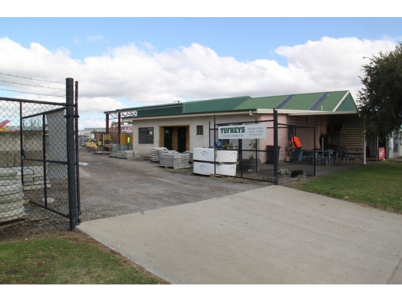14-16 Lockheed Street, Tamworth NSW 2340