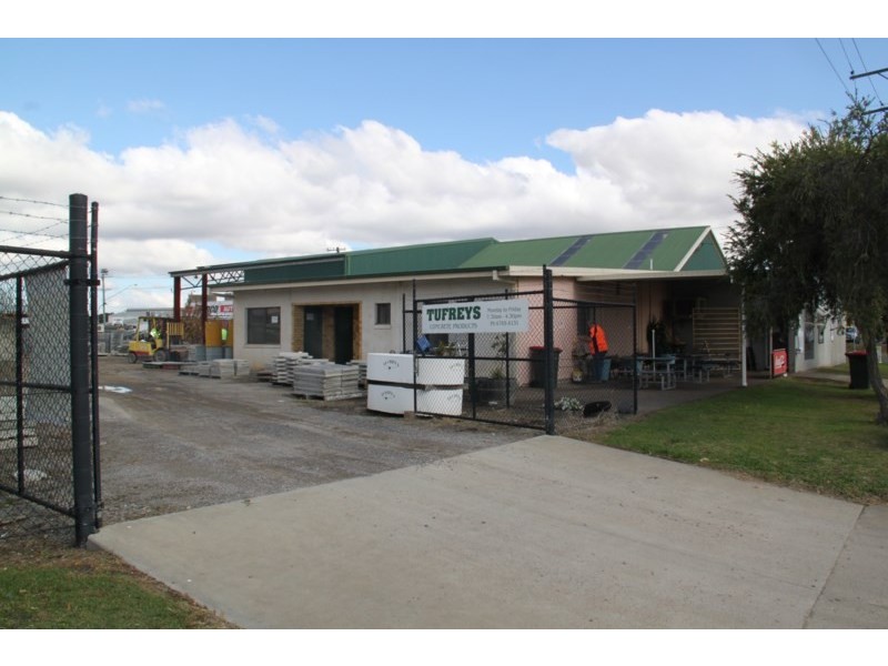 14-16 Lockheed Street, Tamworth NSW 2340