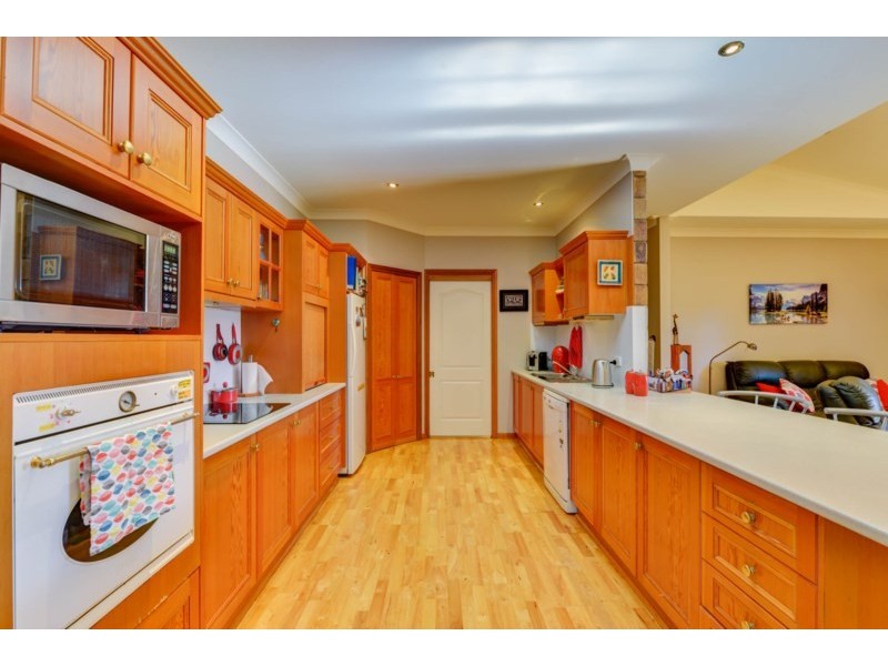 122 Wyndham Close, Tamworth NSW 2340