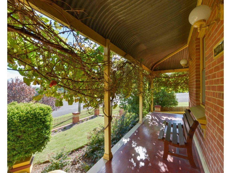 42 Carthage Street, Tamworth NSW 2340