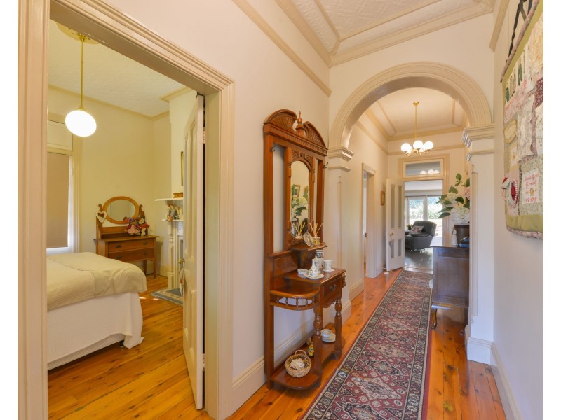 42 Carthage Street, Tamworth NSW 2340
