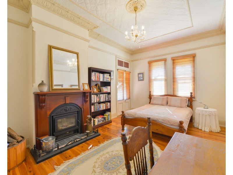 42 Carthage Street, Tamworth NSW 2340