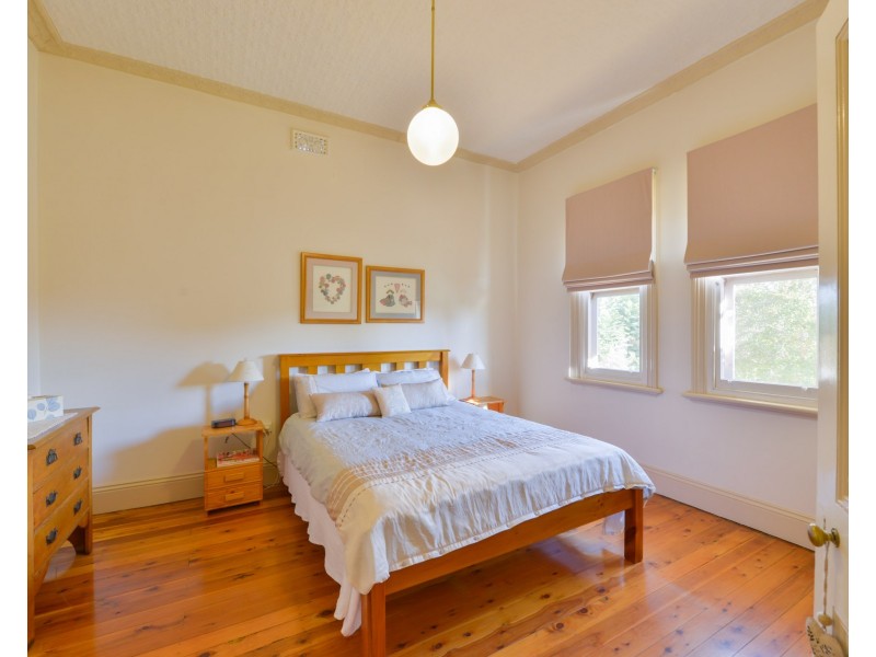 42 Carthage Street, Tamworth NSW 2340