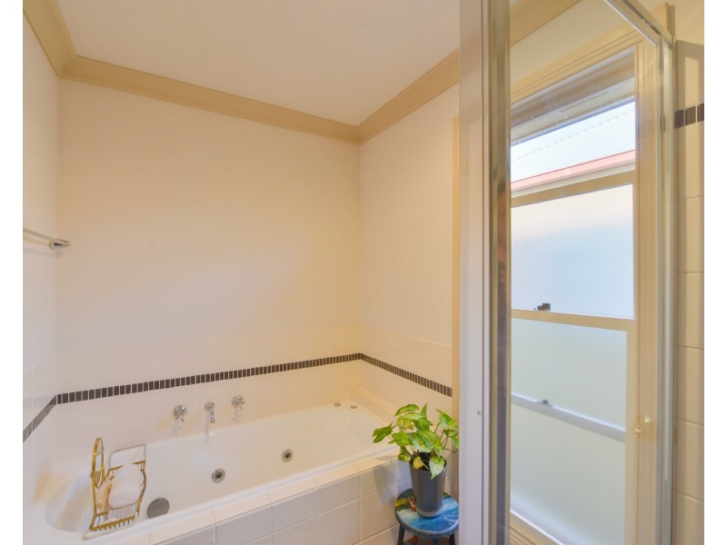 42 Carthage Street, Tamworth NSW 2340