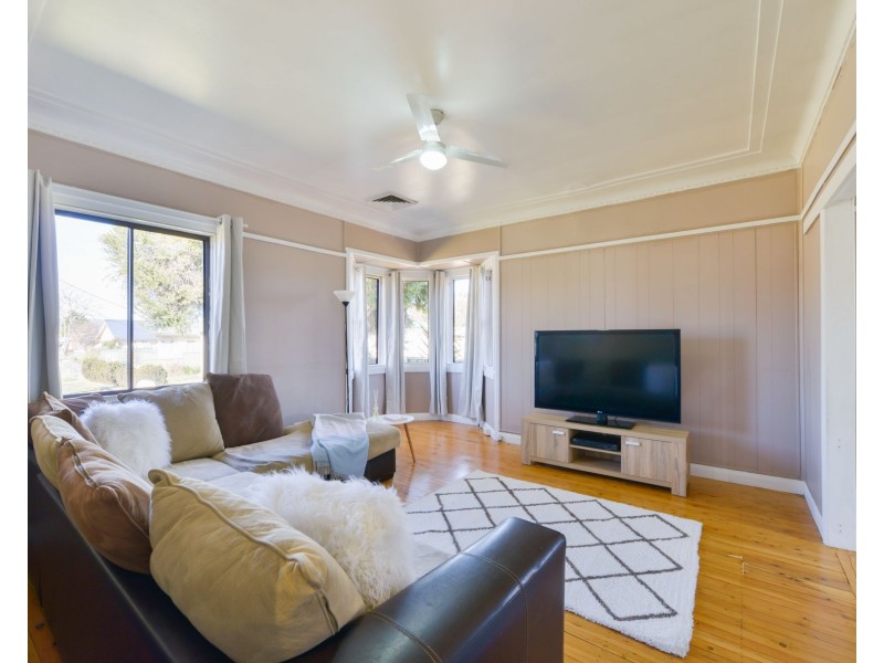 12 Joan Street, Tamworth NSW 2340