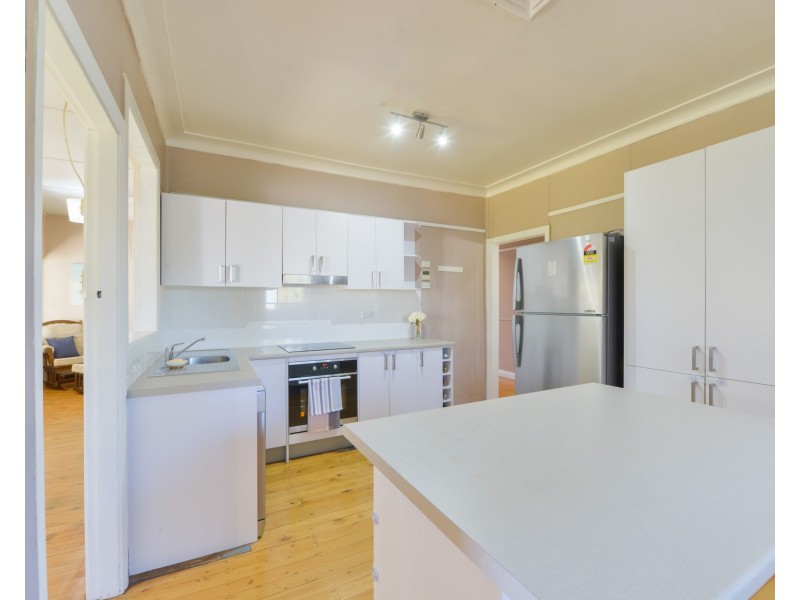 12 Joan Street, Tamworth NSW 2340