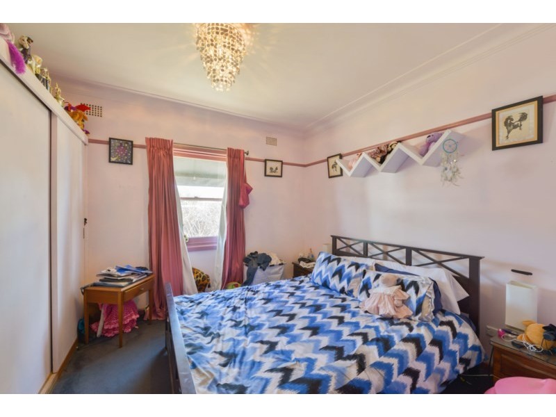 33 Edgeroy Street, Tamworth NSW 2340