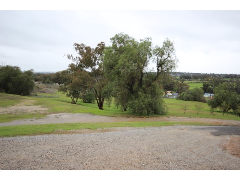 64 Valley Drive, Tamworth NSW 2340