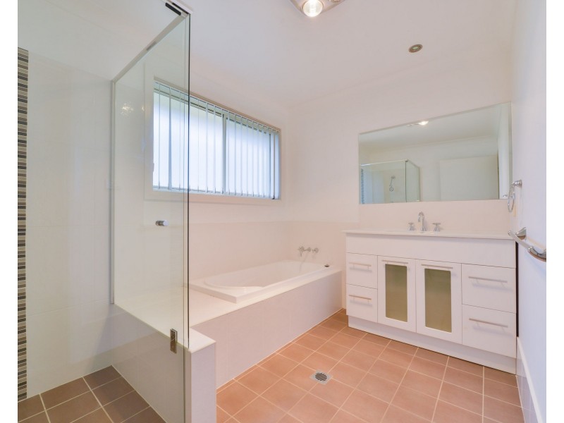 6 Mountain Gum Road, Calala NSW 2340