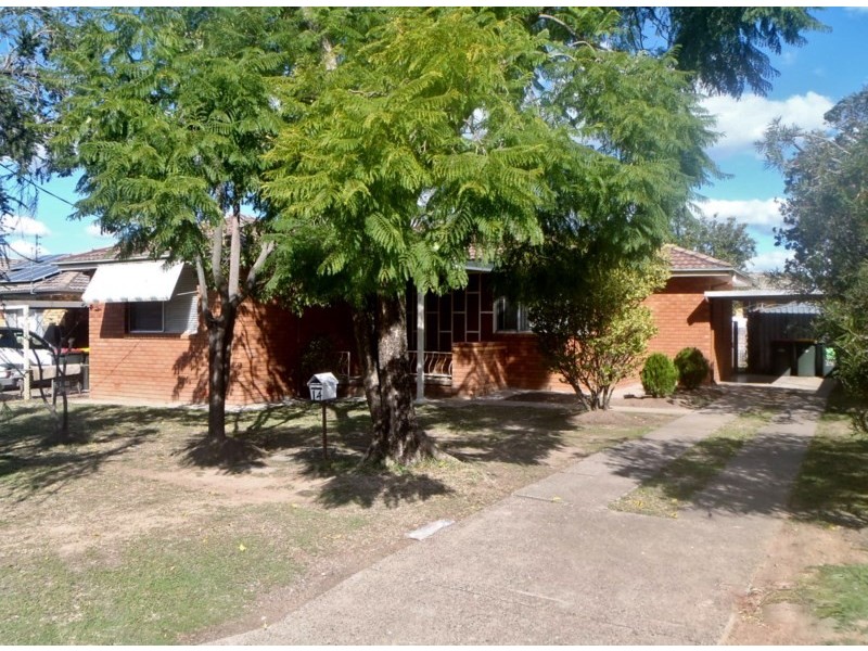 14 Larool Street, Tamworth NSW 2340