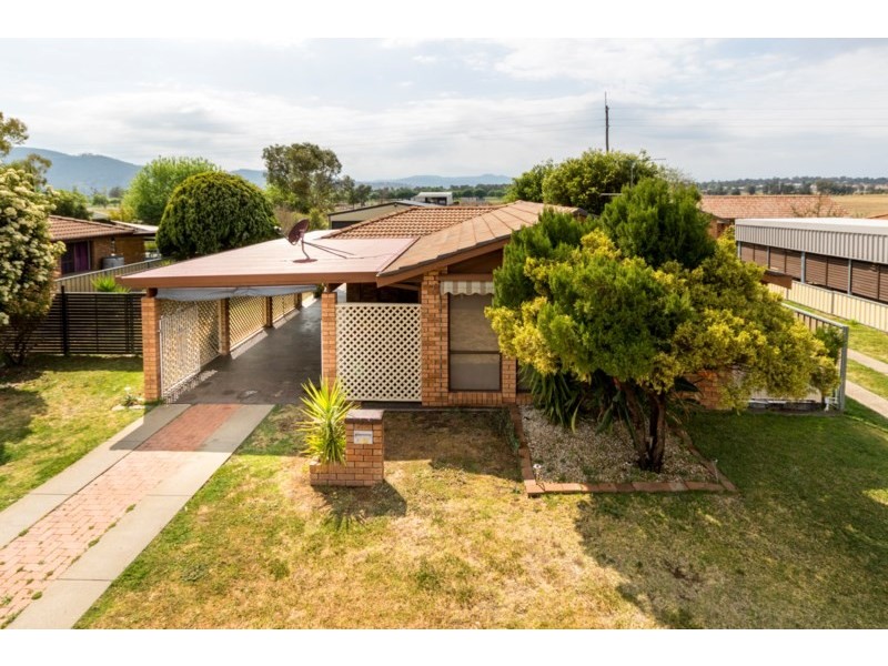 36 Mullumbimby Close, Tamworth NSW 2340