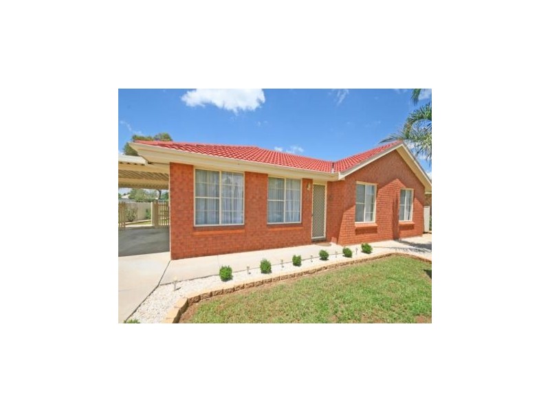 5 Caley Close, Tamworth NSW 2340