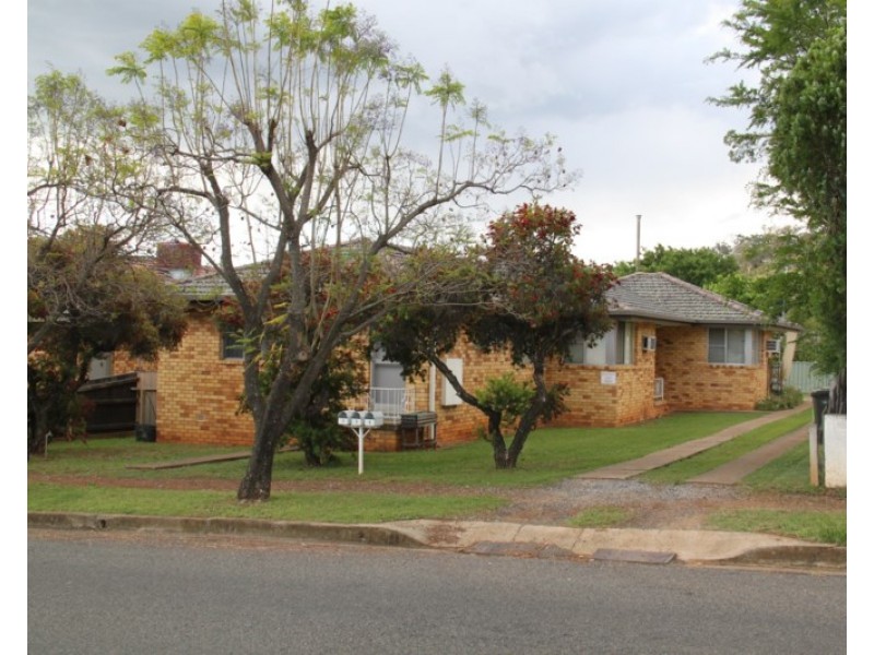 122 Piper Street, Tamworth NSW 2340