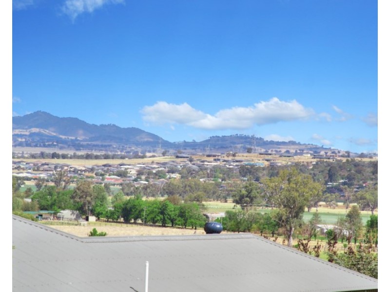 10 Lancaster Avenue, Tamworth NSW 2340