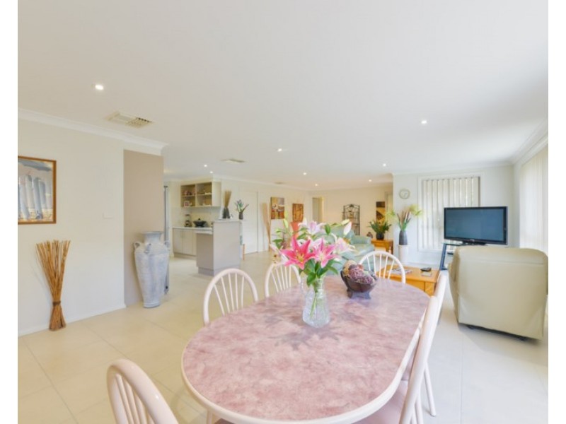 77 The Heights, Tamworth NSW 2340