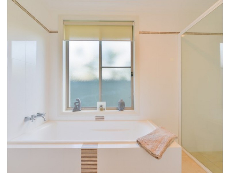 77 The Heights, Tamworth NSW 2340