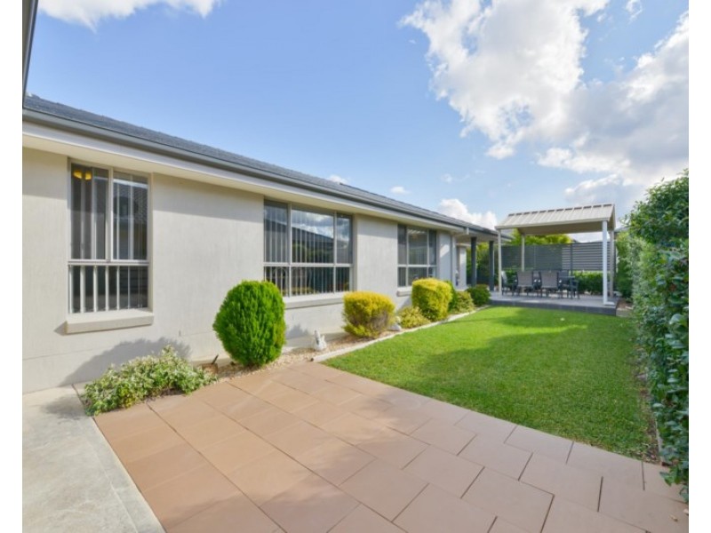77 The Heights, Tamworth NSW 2340