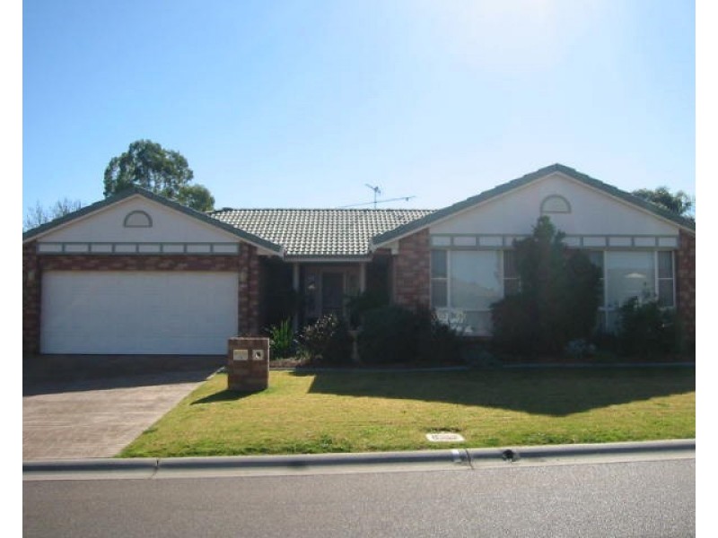 15 Wahroonga Drive, Tamworth NSW 2340