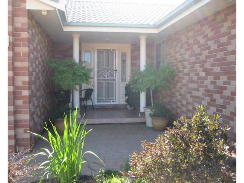 15 Wahroonga Drive, Tamworth NSW 2340