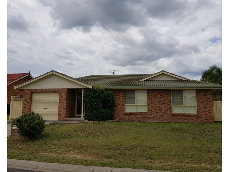 18 The Retreat, Tamworth NSW 2340