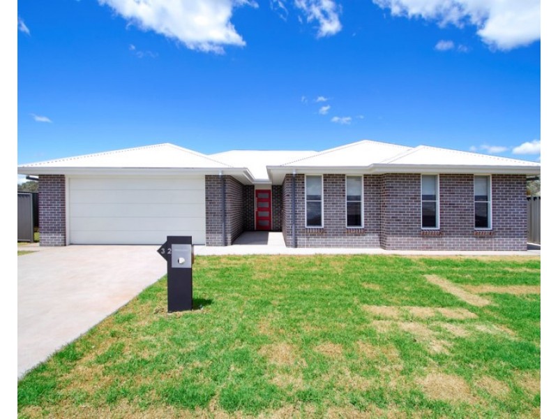 32 Kingham Street, Tamworth NSW 2340