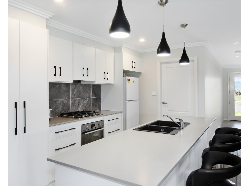 23 Grand Meadows Drive, Tamworth NSW 2340