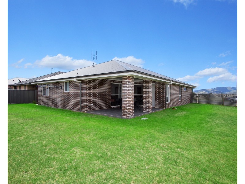 23 Grand Meadows Drive, Tamworth NSW 2340