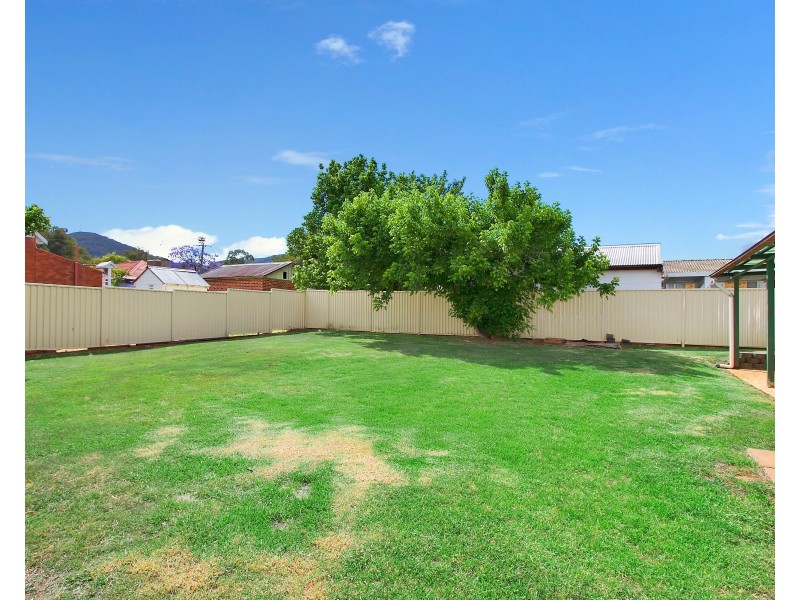 2 Rawson Avenue, North Tamworth NSW 2340