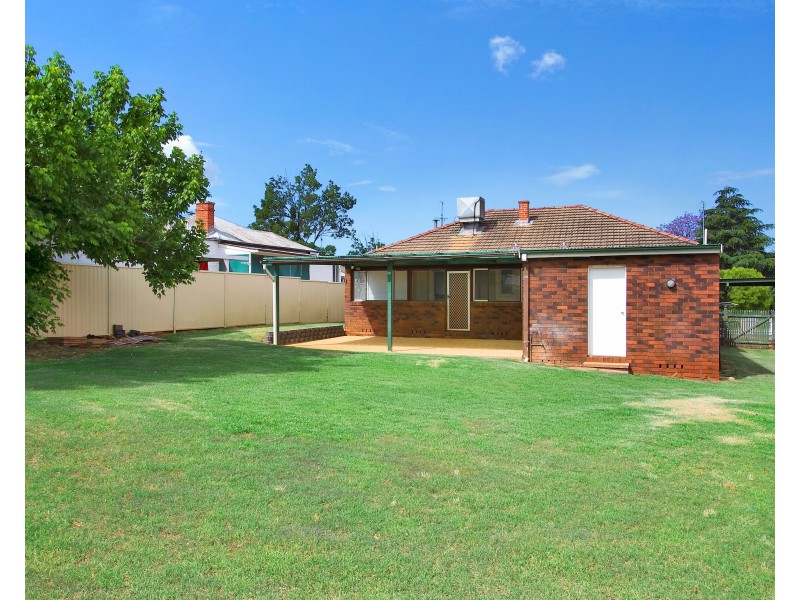 2 Rawson Avenue, North Tamworth NSW 2340