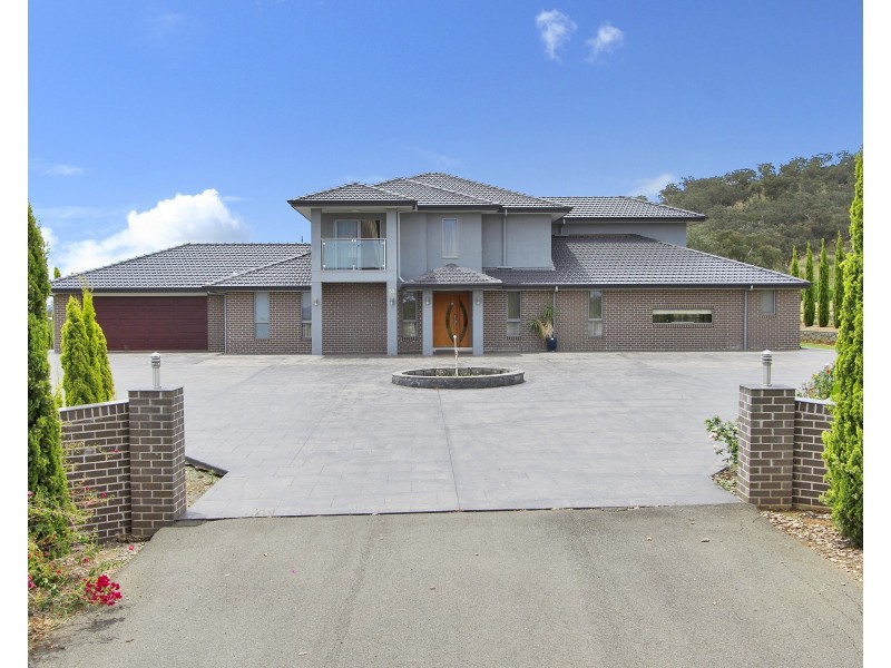 33 Flagstaff Road, Tamworth NSW 2340