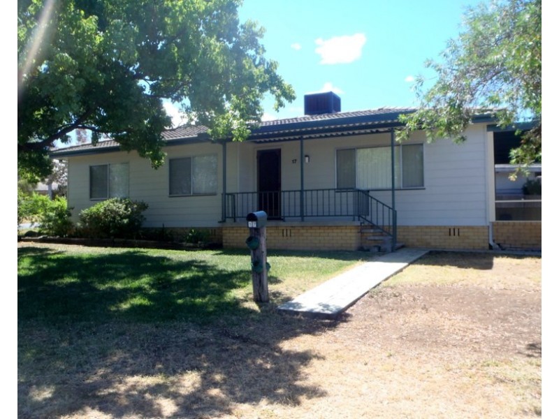17 Milburn Road, Tamworth NSW 2340
